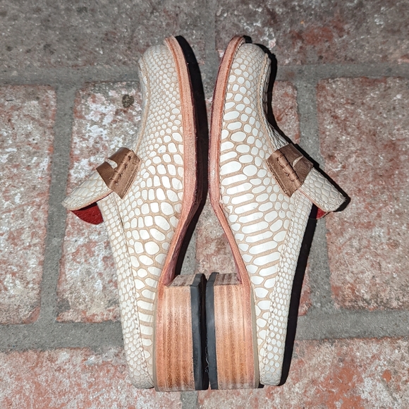 FreeBird Monalisa White Snake Slides Size 8 - Picture 16 of 16